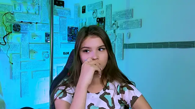 EvaThopson online show from September 29, 11:59 am