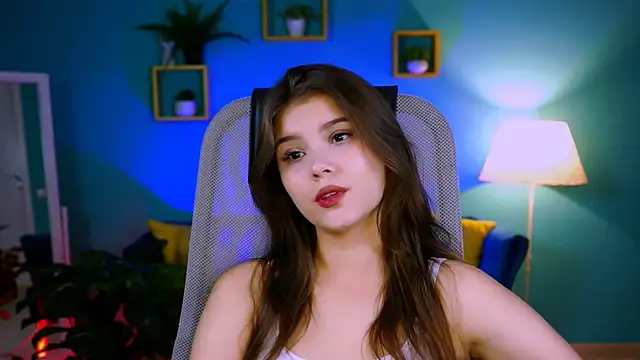 EvaThopson online show from October 17, 11:35 am