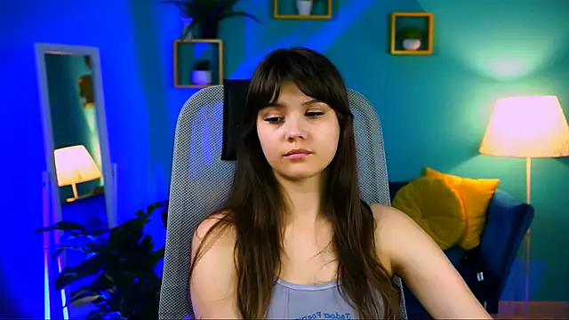 EvaThopson online show from April 9, 8:53 am