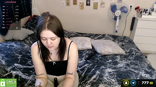 Snapshot of BettyandRich_ chatting on June 5, 9:37 am BettyandRich online show from June 5, 9:37 am