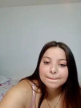 Emawalker  online show from January 13, 8:25 pm