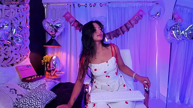 Snapshot of Mindy_sweety chatting on February 12, 2:01 pm Mindy sweety online show from February 12, 2:01 pm