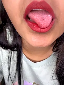 Snapshot of Black_baby chatting on November 16, 10:04 pm Black baby online show from November 16, 10:04 pm