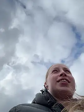 Hr Frk Olsen online show from March 26, 1:28 pm