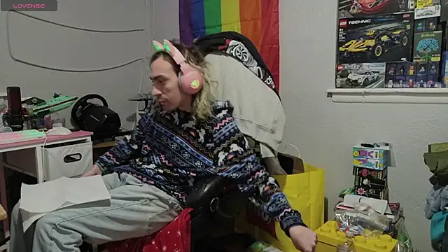 tallnerdyguy online show from April 9, 1:05 am