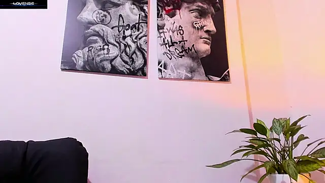 CruzVega online show from February 5, 9:08 pm