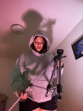 Miss oliviaa online show from February 13, 10:50 pm