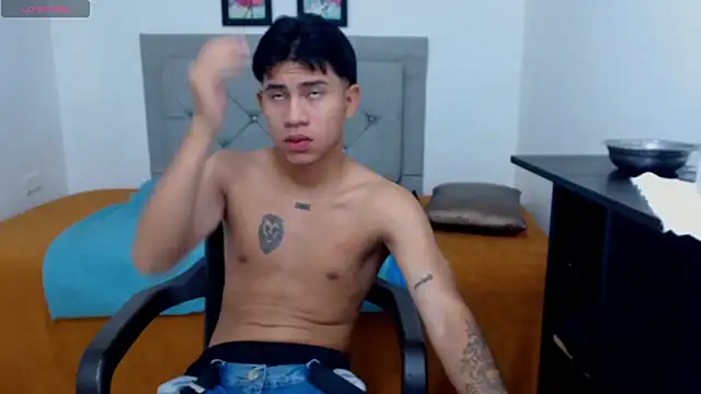 logannth online show from October 16, 8:43 pm