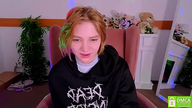 Snapshot of MirraBellanta chatting on February 4, 12:27 am MirraBellanta online show from February 4, 12:27 am