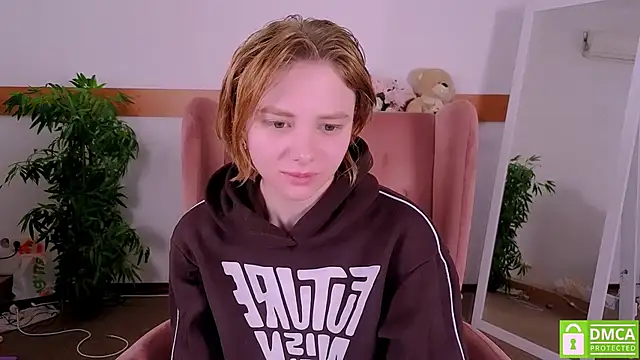 Snapshot of MirraBellanta chatting on February 24, 12:19 am MirraBellanta online show from February 24, 12:19 am