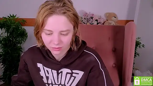 Snapshot of MirraBellanta chatting on February 25, 12:53 am MirraBellanta online show from February 25, 12:53 am