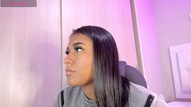 Snapshot of nicole__parker1 chatting on June 2, 2:19 pm nicole parker1 online show from June 2, 2:19 pm