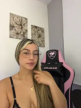 Issabela G1 online show from April 18, 2:48 am