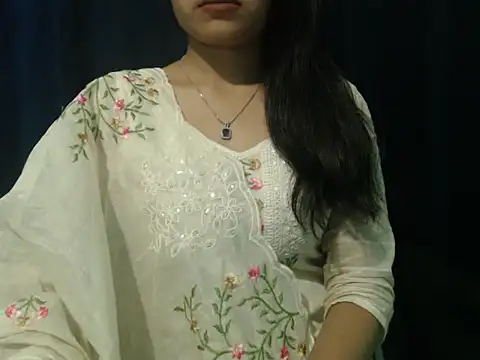 Yashi online show from April 11, 3:16 pm