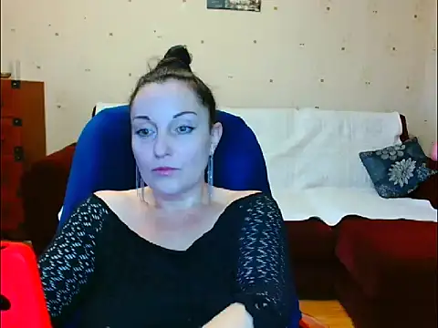Alice3694 online show from March 25, 4:18 am
