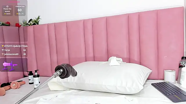 Snapshot of isabella_santos1 chatting on July 13, 4:04 am isabella santos1 online show from July 13, 4:04 am