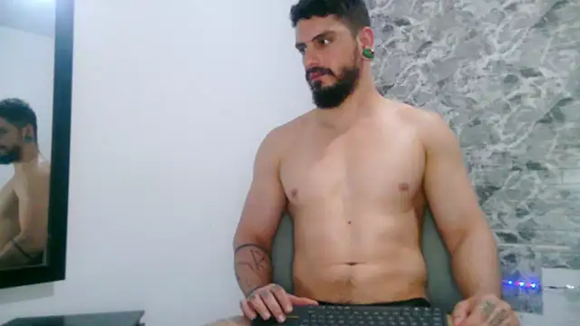 Aaron kwok28 online show from March 16, 8:11 pm