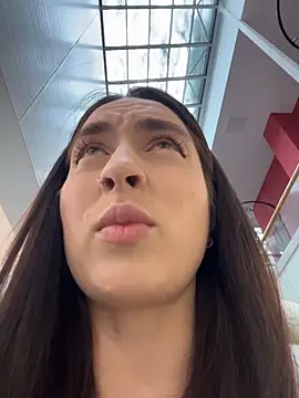 Holly Play online show from February 20, 12:05 pm