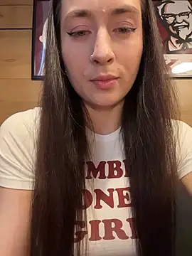 Holly Play online show from June 9, 10:05 am