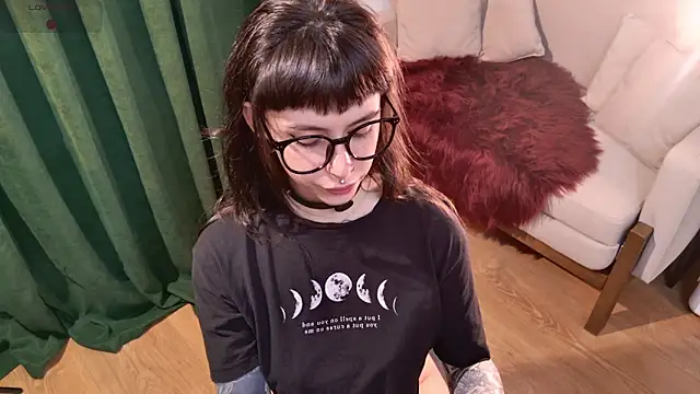 MichaellaMoon online show from July 22, 12:30 pm