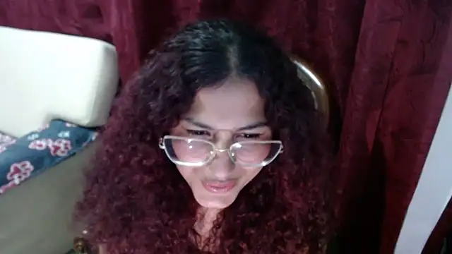 Cattleya1618 online show from December 12, 4:15 am