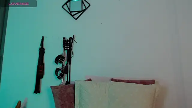 Alisson Beckett online show from March 12, 5:17 pm