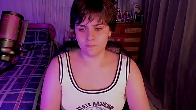 isabelacooperr online show from August 3, 3:49 am
