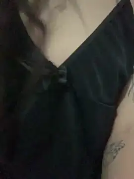 Snapshot of aylanaa chatting on December 19, 1:18 am aylanaa online show from December 19, 1:18 am