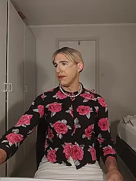 kirstenstone online show from March 6, 4:58 pm