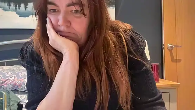 curvy-milf-abbie online show from February 3, 3:50 pm