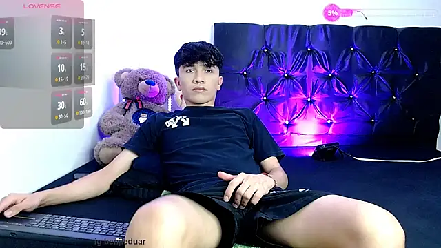 benji hoter online show from November 3, 10:10 pm