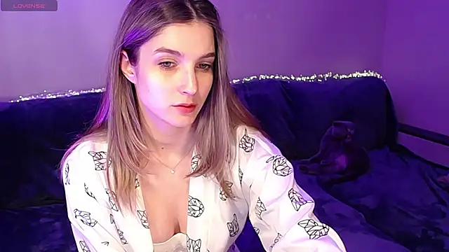 Abigail Wills online show from April 8, 5:24 pm