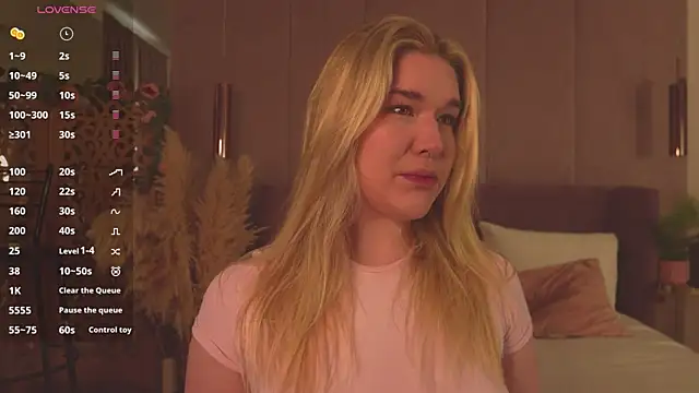 Smiley Mia online show from June 1, 5:20 am
