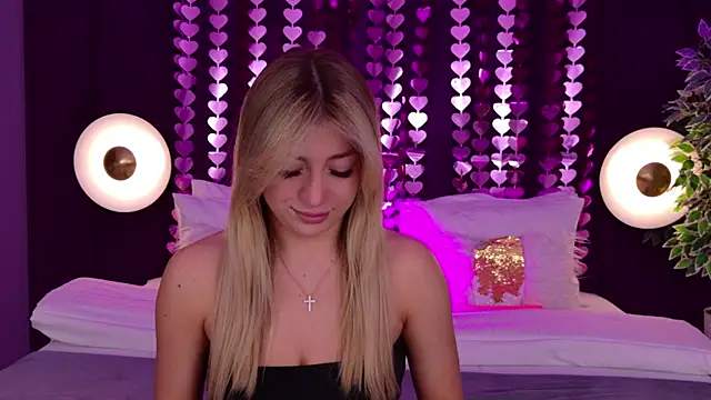 HelenaMorgan online show from April 15, 3:02 am