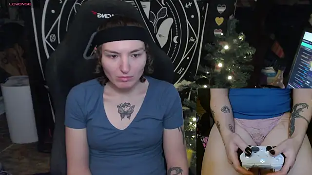 BrandiWRLD 999 online show from January 19, 9:55 pm