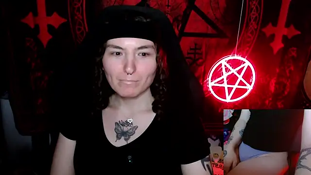 BrandiWRLD 999 online show from October 5, 8:18 pm