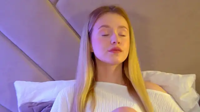 MilanaBalmain online show from May 15, 4:30 am