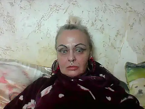 Snapshot of Gardener_of_Illusions chatting on May 13, 11:51 am Gardener of Illusions online show from May 13, 11:51 am
