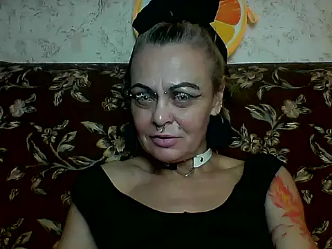 Snapshot of Gardener_of_Illusions chatting on May 16, 9:28 am Gardener of Illusions online show from May 16, 9:28 am