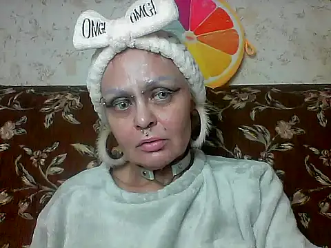 Snapshot of Gardener_of_Illusions chatting on May 17, 4:47 pm Gardener of Illusions online show from May 17, 4:47 pm