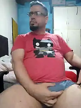 Snapshot of MrBig_2024 chatting on December 17, 10:32 pm MrBig 2024 online show from December 17, 10:32 pm