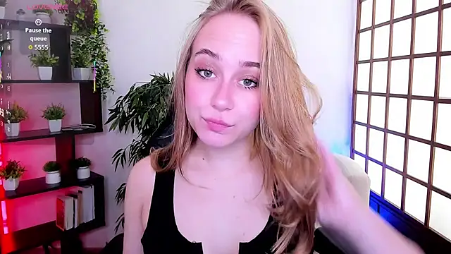 LianaBright online show from May 31, 1:58 am