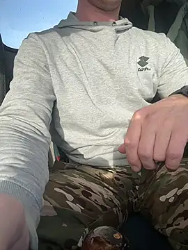 Snapshot of AlexGWoW chatting on February 18, 7:15 am AlexGWoW online show from February 18, 7:15 am