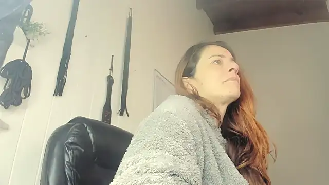 jessiburningheels online show from May 31, 12:34 pm