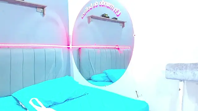 minimi naty online show from December 21, 1:53 pm