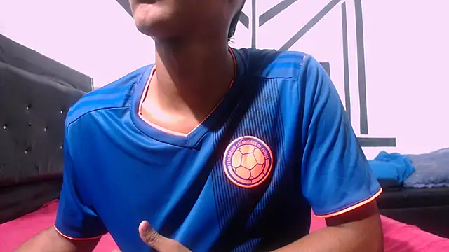 Snapshot of badssboys_always chatting on January 7, 7:38 pm badssboys always online show from January 7, 7:38 pm