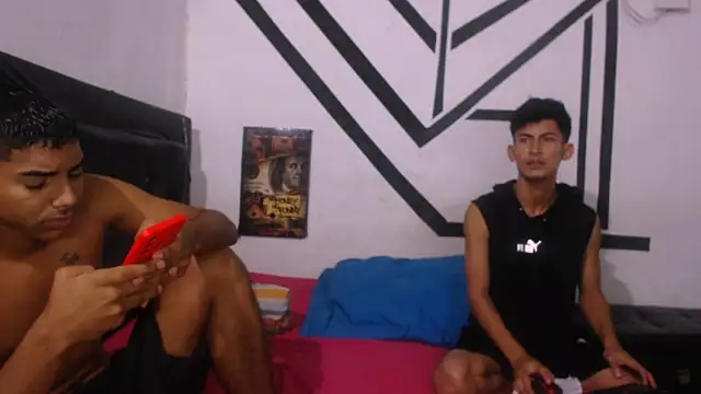 Snapshot of badssboys_always chatting on January 9, 8:01 pm badssboys always online show from January 9, 8:01 pm