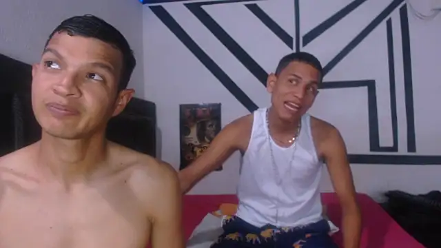 Snapshot of badssboys_always chatting on January 12, 4:10 am badssboys always online show from January 12, 4:10 am