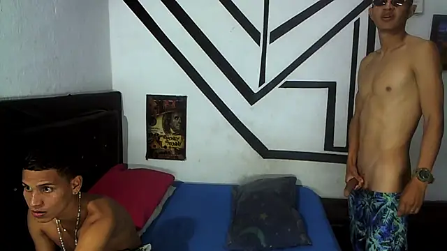 Snapshot of badssboys_always chatting on January 17, 4:49 am badssboys always online show from January 17, 4:49 am