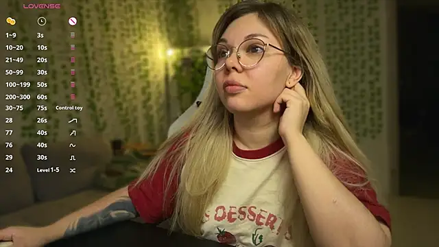 whoa-hoa-hoa-hoa-hoa online show from March 20, 5:51 pm